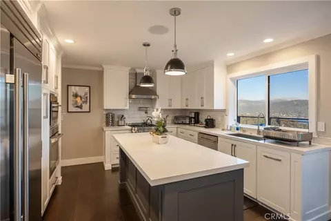 Kitchen - 27417 Matterhorn, Lake Arrowhead, CA 92352 photo 1 of 5