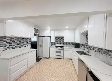 Entry Way - 295 Spruce, Crestline, CA 92325 photo 1 of 3