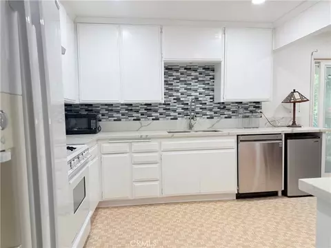 Kitchen - 295 Spruce, Crestline, CA 92325 photo 2 of 2