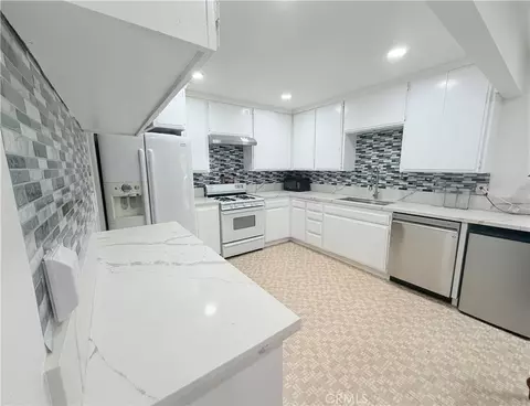 Kitchen - 295 Spruce, Crestline, CA 92325 photo 1 of 1