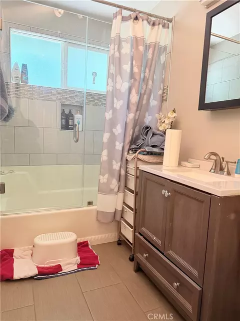 Bath - 26465 Apache, Rimforest, CA 92378 photo 1 of 1