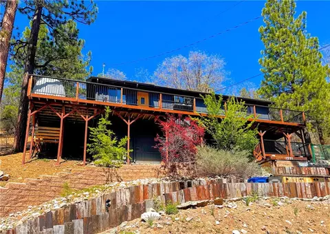 1231 Ridge, Fawnskin, CA 92333