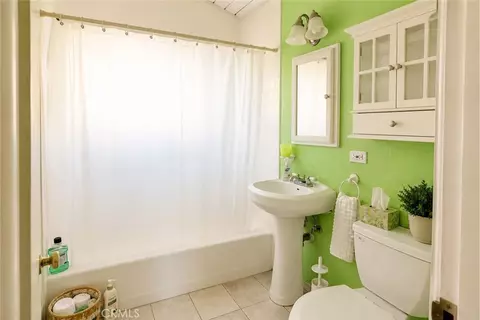 Bath - 398 Darfo, Crestline, CA 92325 photo 1 of 1
