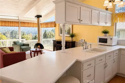 Kitchen - 398 Darfo, Crestline, CA 92325 photo 1 of 3