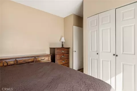 Bedroom - 807 Grass Vly, Lake Arrowhead, CA 92352 photo 2 of 7