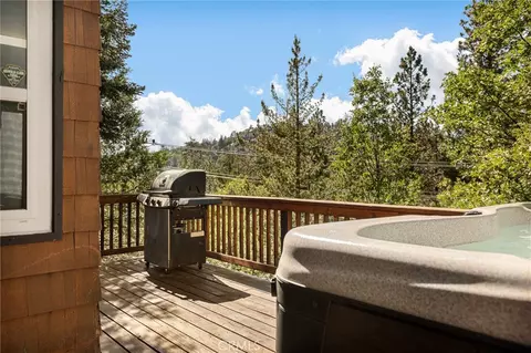 Exterior - 807 Grass Vly, Lake Arrowhead, CA 92352 photo 3 of 8