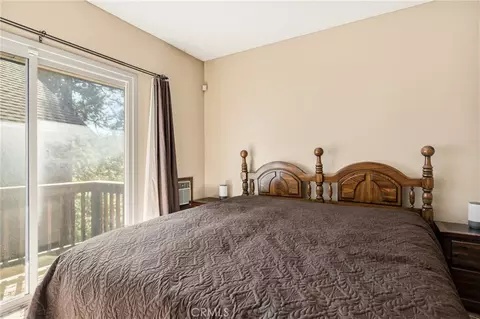Bedroom - 807 Grass Vly, Lake Arrowhead, CA 92352 photo 1 of 7