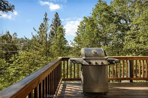 Exterior - 807 Grass Vly, Lake Arrowhead, CA 92352 photo 7 of 8