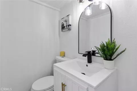 Bath - 2143 E 126th St, Compton, CA 90222 photo 1 of 4