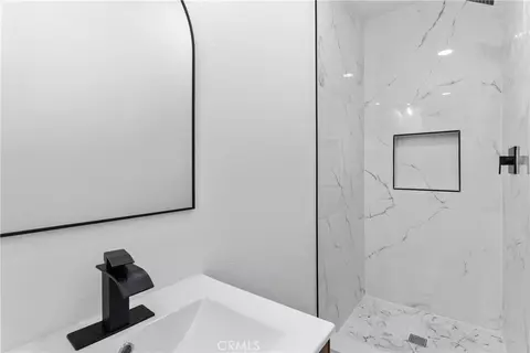 Bath - 2143 E 126th St, Compton, CA 90222 photo 2 of 4