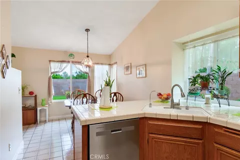 Kitchen - 29 Hubbard Ct, Redlands, CA 92374 photo 3 of 3