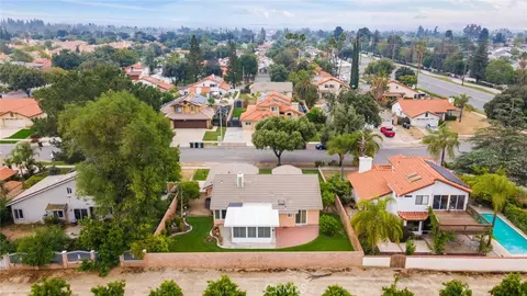 View/Area - 29 Hubbard Ct, Redlands, CA 92374 photo 5 of 8