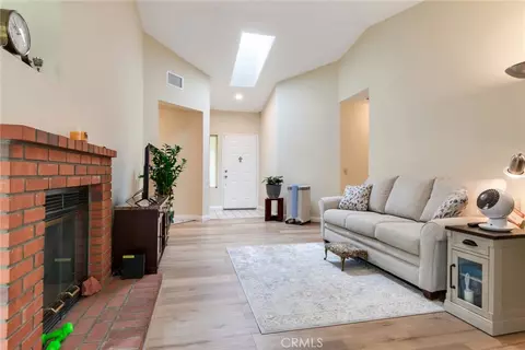 Living - 29 Hubbard Ct, Redlands, CA 92374 photo 1 of 2