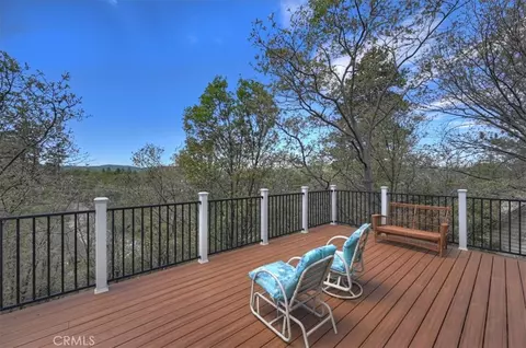 Exterior - 28669 Teton Ln, Lake Arrowhead, CA 92352 photo 3 of 12