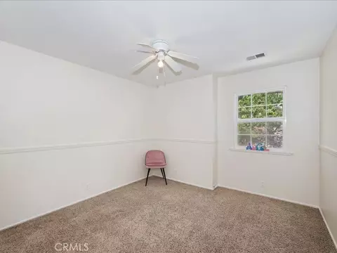 Bedroom - 28669 Teton Ln, Lake Arrowhead, CA 92352 photo 7 of 10