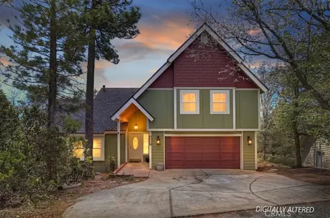 28669 Teton Ln, Lake Arrowhead, CA 92352
