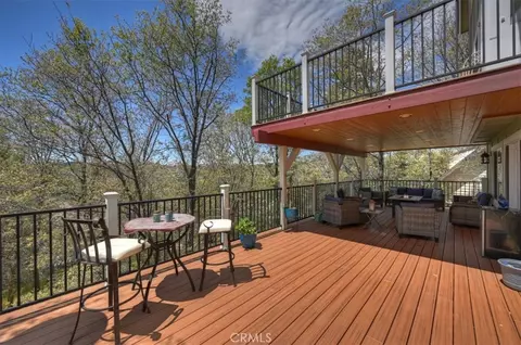Exterior - 28669 Teton Ln, Lake Arrowhead, CA 92352 photo 8 of 12