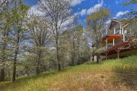 Exterior - 28669 Teton Ln, Lake Arrowhead, CA 92352 photo 12 of 12