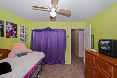 Bedroom - 28669 Teton Ln, Lake Arrowhead, CA 92352 photo 2 of 10