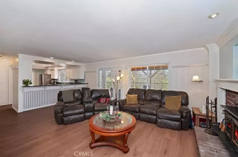 Living - 28669 Teton Ln, Lake Arrowhead, CA 92352 photo 4 of 4