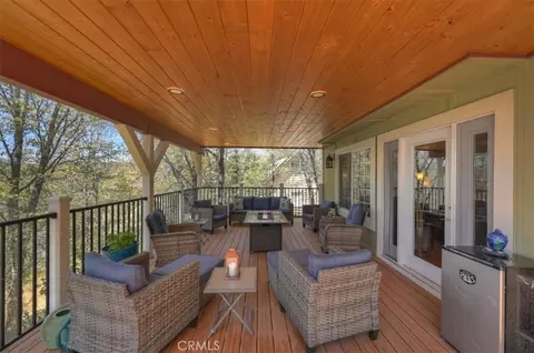 Exterior - 28669 Teton Ln, Lake Arrowhead, CA 92352 photo 6 of 12