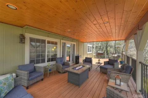 Exterior - 28669 Teton Ln, Lake Arrowhead, CA 92352 photo 10 of 12