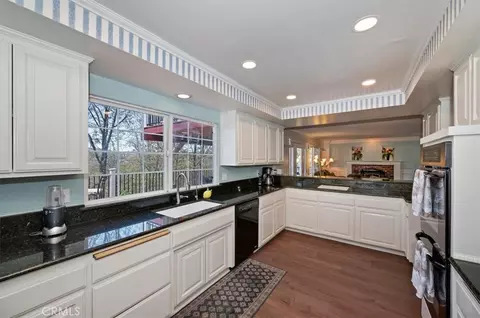 Kitchen - 28669 Teton Ln, Lake Arrowhead, CA 92352 photo 2 of 3