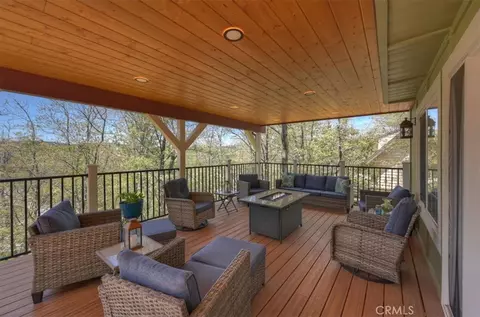 Exterior - 28669 Teton Ln, Lake Arrowhead, CA 92352 photo 4 of 12