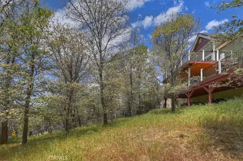 Exterior - 28669 Teton Ln, Lake Arrowhead, CA 92352 photo 11 of 12