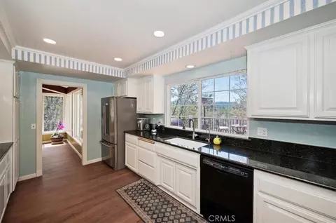 Kitchen - 28669 Teton Ln, Lake Arrowhead, CA 92352 photo 1 of 3