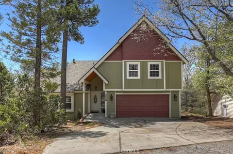 Exterior - 28669 Teton Ln, Lake Arrowhead, CA 92352 photo 2 of 12