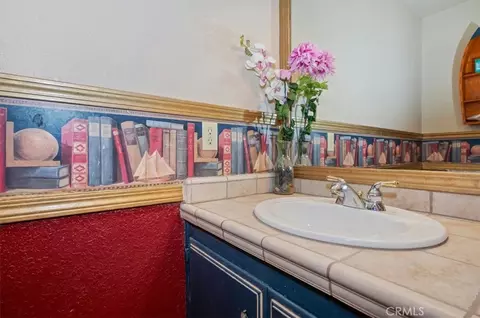 Bath - 28669 Teton Ln, Lake Arrowhead, CA 92352 photo 1 of 3