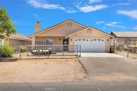 Exterior - 16491 Live Oak, Hesperia, CA 92345 photo 9 of 10