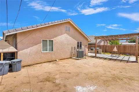 Exterior - 16491 Live Oak, Hesperia, CA 92345 photo 4 of 10