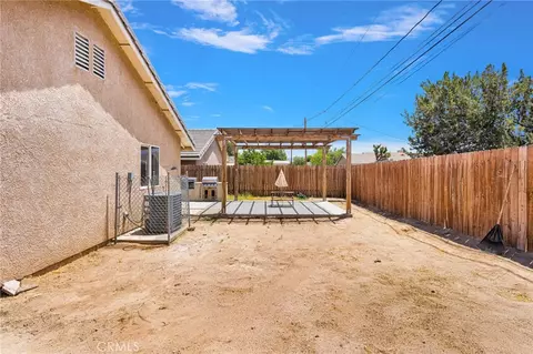 Exterior - 16491 Live Oak, Hesperia, CA 92345 photo 5 of 10