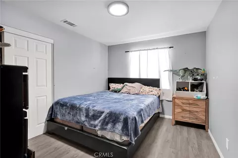 Bedroom - 16491 Live Oak, Hesperia, CA 92345 photo 4 of 8