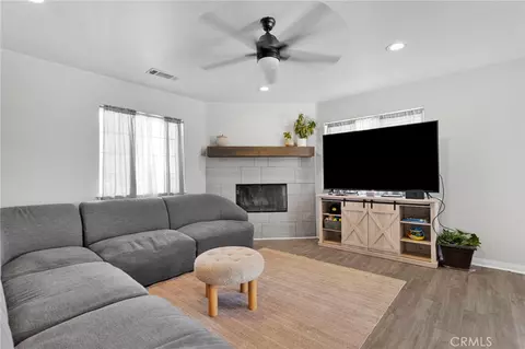 Living - 16491 Live Oak, Hesperia, CA 92345 photo 1 of 2