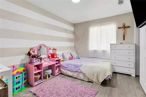 Bedroom - 16491 Live Oak, Hesperia, CA 92345 photo 1 of 8
