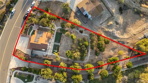 View/Area - 1901 Praed, Riverside, CA 92503 photo 2 of 5