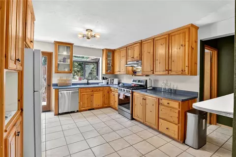 Kitchen - 336 Lovers, Cedarpines Park, CA 92322 photo 1 of 2