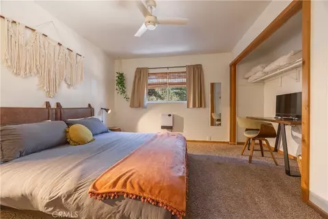 Bedroom - 451 Cedar Ln, Sugarloaf, CA 92386 photo 2 of 5