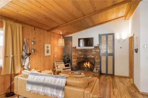 Living - 451 Cedar Ln, Sugarloaf, CA 92386 photo 2 of 8