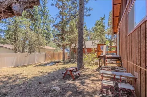 Exterior - 451 Cedar Ln, Sugarloaf, CA 92386 photo 10 of 11