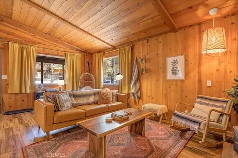 Living - 451 Cedar Ln, Sugarloaf, CA 92386 photo 3 of 8