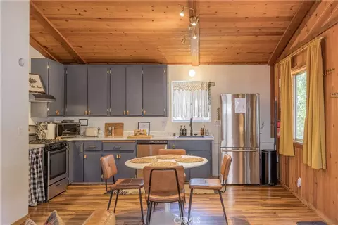 Kitchen - 451 Cedar Ln, Sugarloaf, CA 92386 photo 1 of 5