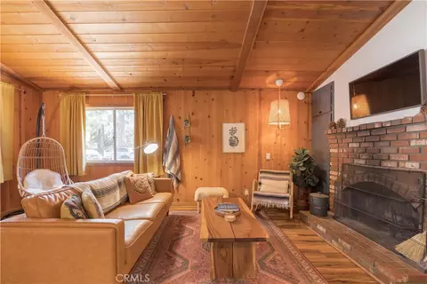 Living - 451 Cedar Ln, Sugarloaf, CA 92386 photo 7 of 8