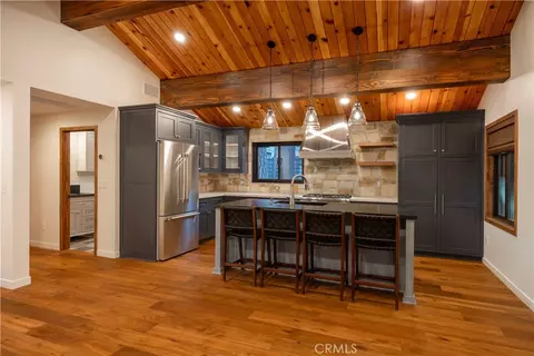 Kitchen - 42763 Cedar Ave, Big Bear Lake, CA 92315 photo 2 of 10