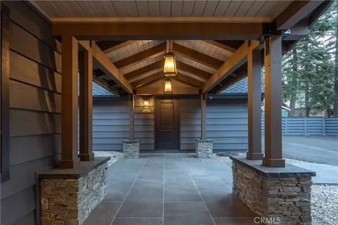 Entry Way - 42763 Cedar Ave, Big Bear Lake, CA 92315 photo 4 of 4