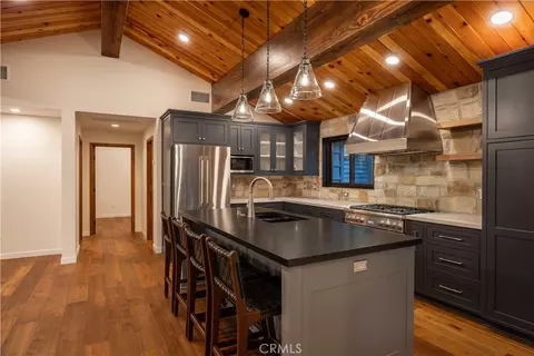 Kitchen - 42763 Cedar Ave, Big Bear Lake, CA 92315 photo 10 of 10