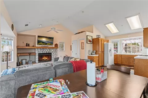 Living - 1285 Yukon Dr, Lake Arrowhead, CA 92352 photo 2 of 3